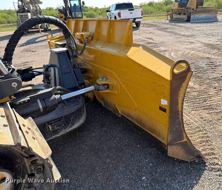 image for item ED5971 2022 John Deere 850L WLT dozer