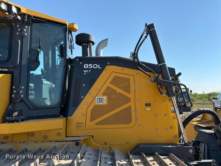 image for item ED5971 2022 John Deere 850L WLT dozer