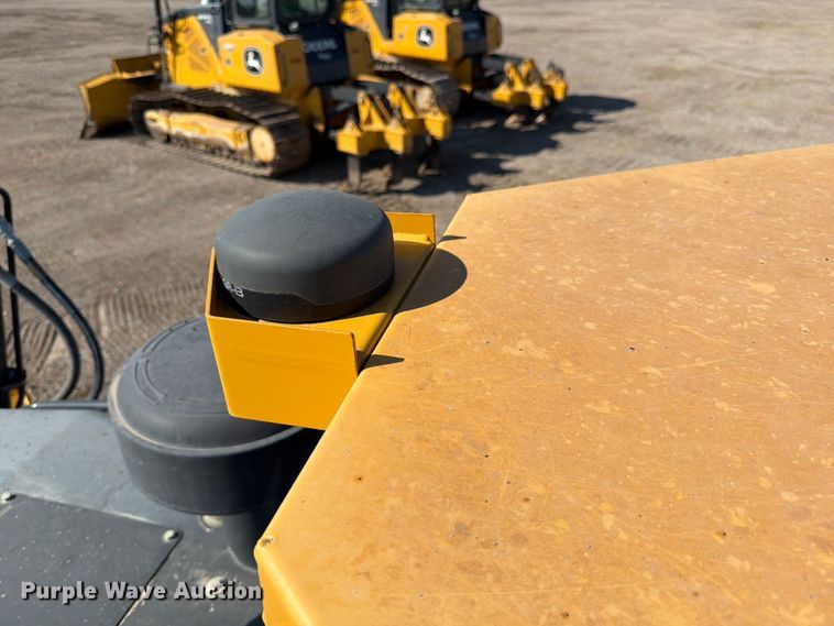 image for item ED5971 2022 John Deere 850L WLT dozer