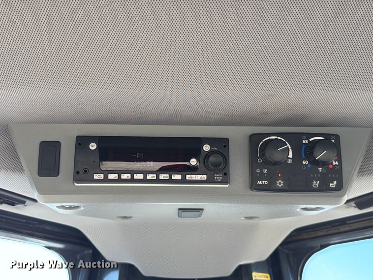 image for item ED5971 2022 John Deere 850L WLT dozer