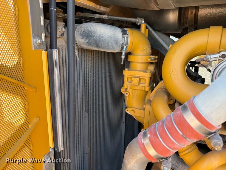 image for item ED5971 2022 John Deere 850L WLT dozer