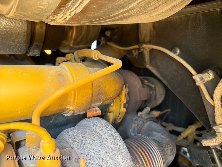 image for item ED5971 2022 John Deere 850L WLT dozer