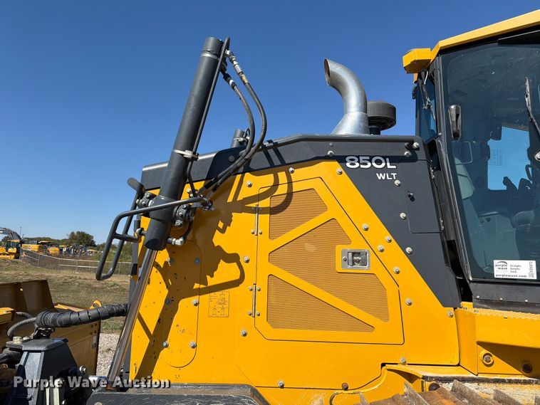 image for item ED5972 2022 John Deere 850L WLT dozer