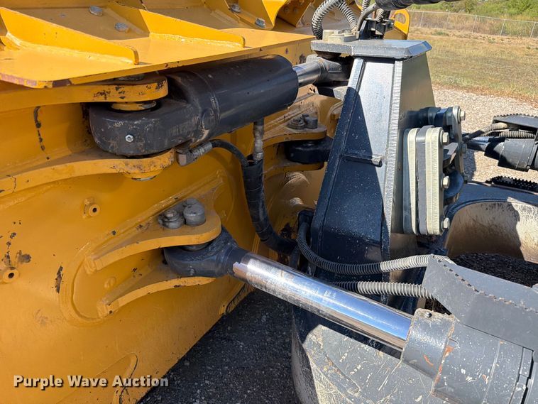 image for item ED5972 2022 John Deere 850L WLT dozer