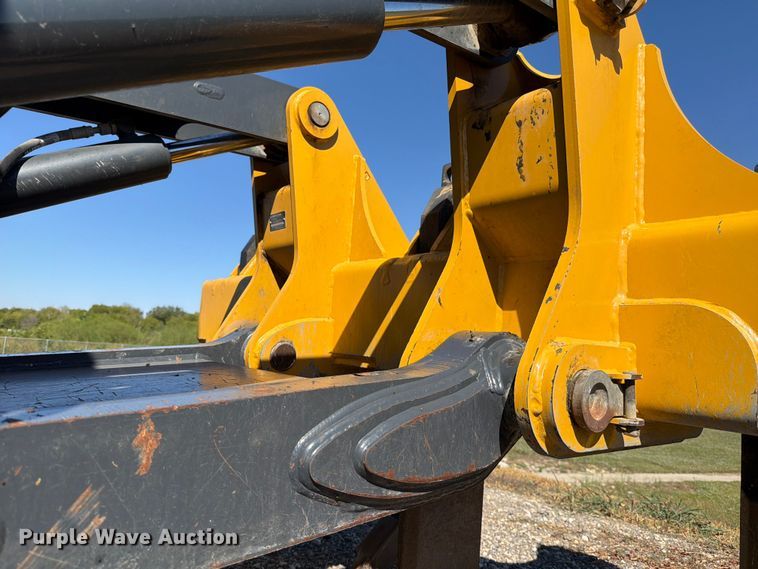 image for item ED5972 2022 John Deere 850L WLT dozer