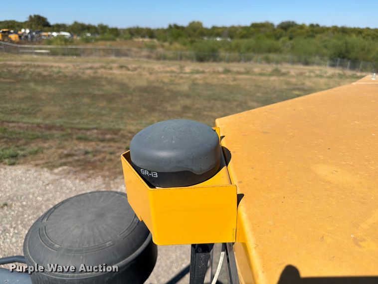 image for item ED5972 2022 John Deere 850L WLT dozer