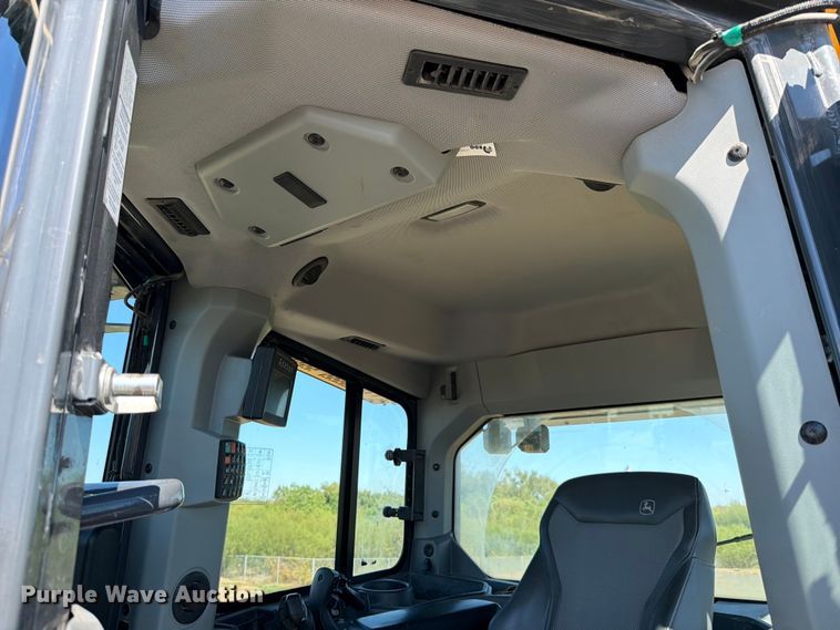 image for item ED5972 2022 John Deere 850L WLT dozer