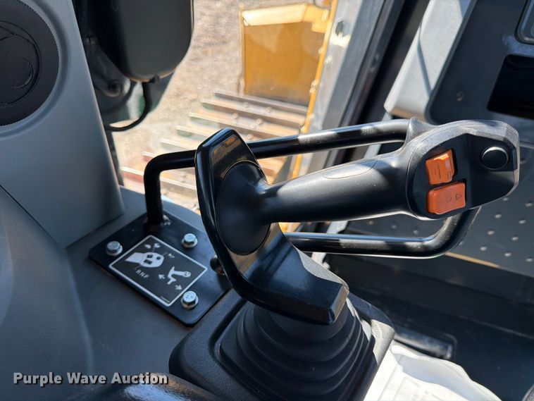 image for item ED5972 2022 John Deere 850L WLT dozer