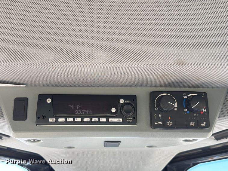 image for item ED5972 2022 John Deere 850L WLT dozer