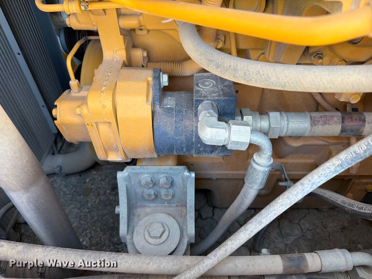 image for item ED5972 2022 John Deere 850L WLT dozer