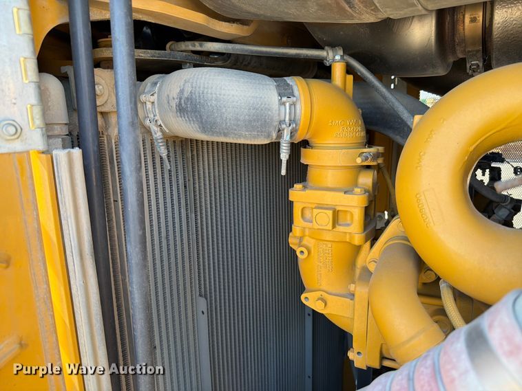 image for item ED5972 2022 John Deere 850L WLT dozer