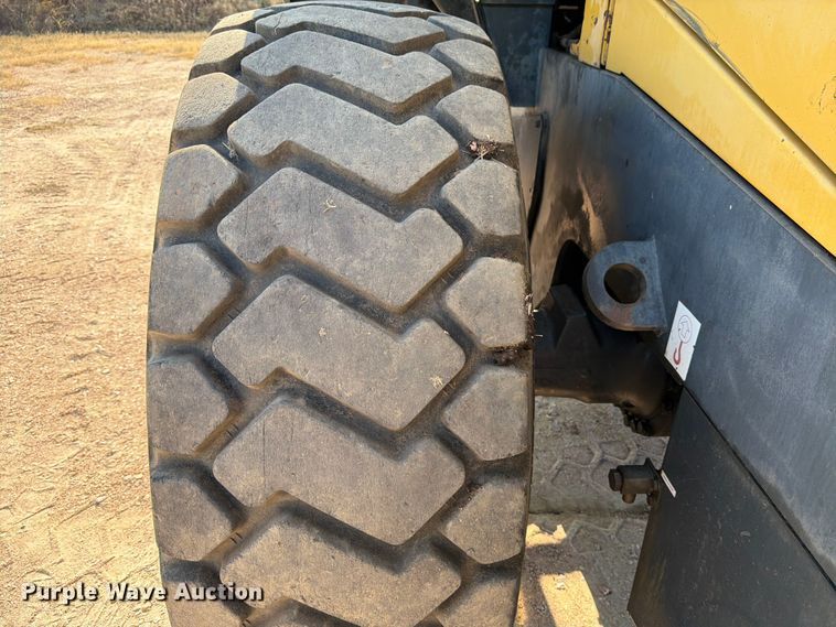 image for item ED5982 2004 Komatsu WA400-5L wheel loader