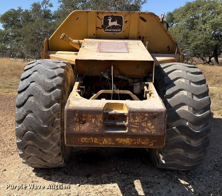 image for item ED5983 1995 John Deere 762B elevating scraper
