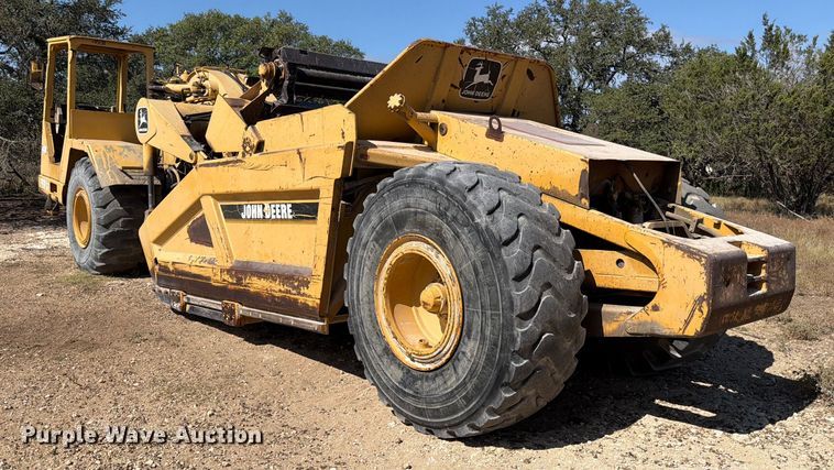 image for item ED5983 1995 John Deere 762B elevating scraper