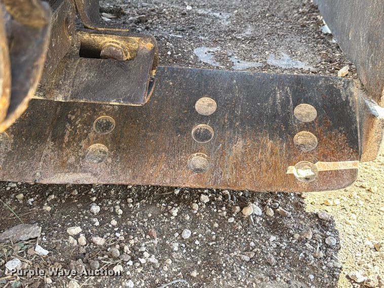 image for item ED5983 1995 John Deere 762B elevating scraper