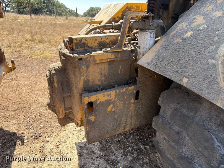 image for item ED5983 1995 John Deere 762B elevating scraper