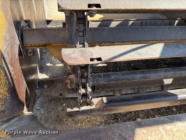 image for item ED5983 1995 John Deere 762B elevating scraper