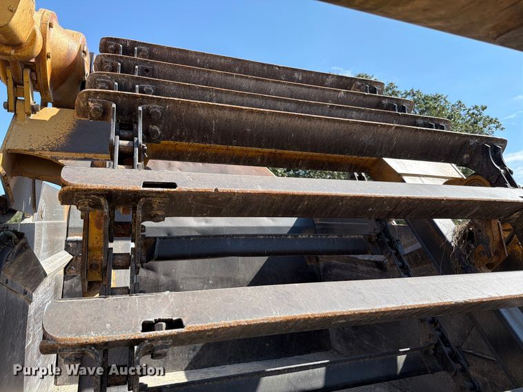 image for item ED5983 1995 John Deere 762B elevating scraper