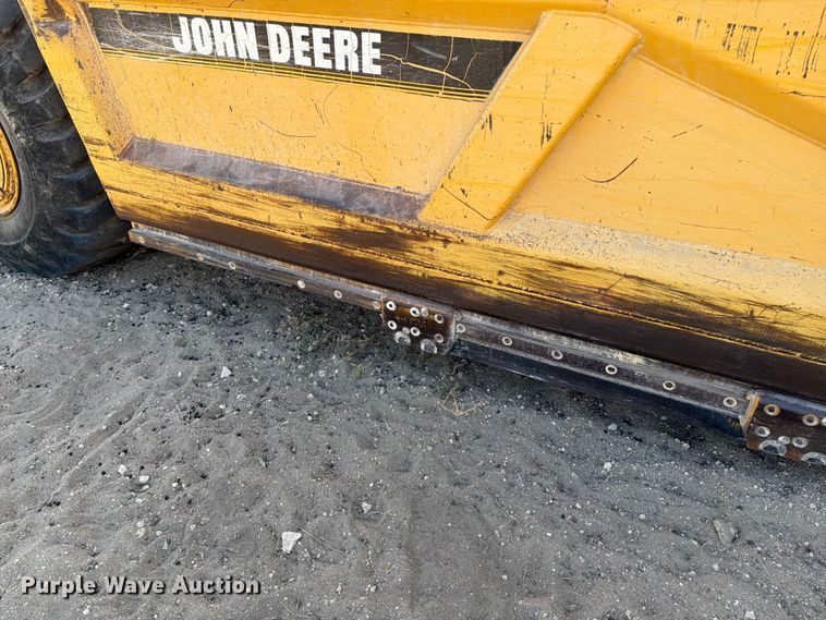 image for item ED5983 1995 John Deere 762B elevating scraper