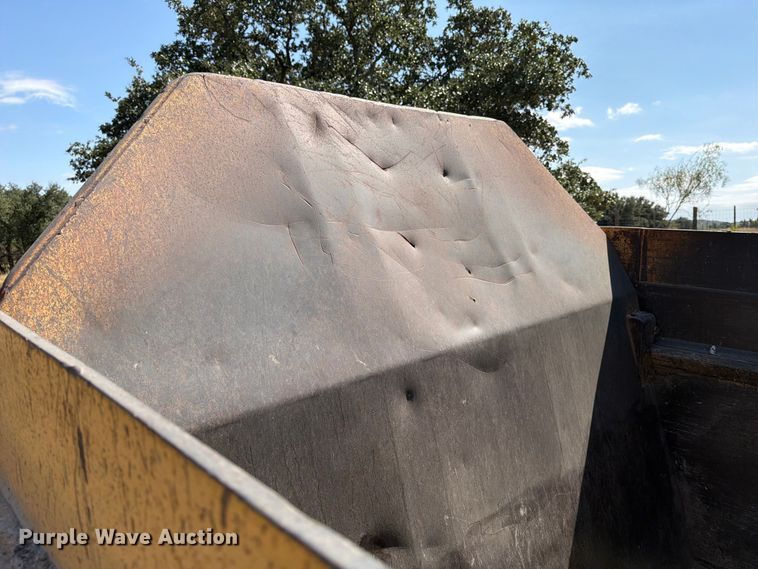 image for item ED5983 1995 John Deere 762B elevating scraper