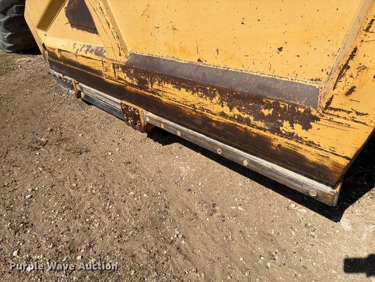 image for item ED5983 1995 John Deere 762B elevating scraper