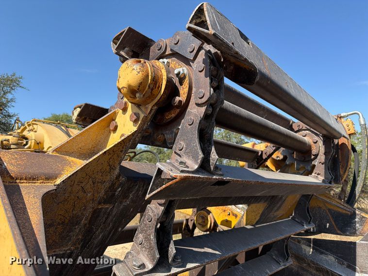 image for item ED5983 1995 John Deere 762B elevating scraper