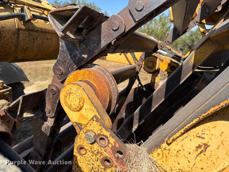 image for item ED5983 1995 John Deere 762B elevating scraper