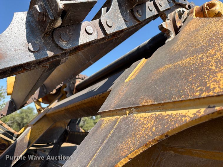 image for item ED5983 1995 John Deere 762B elevating scraper