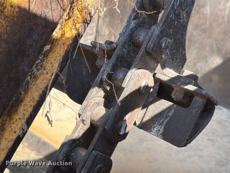 image for item ED5983 1995 John Deere 762B elevating scraper