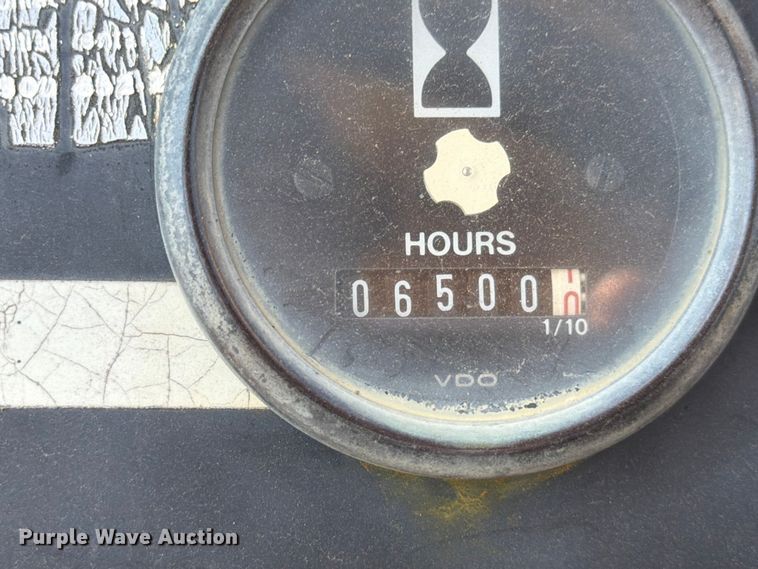 image for item ED5983 1995 John Deere 762B elevating scraper