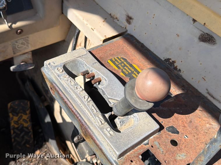 image for item ED5983 1995 John Deere 762B elevating scraper