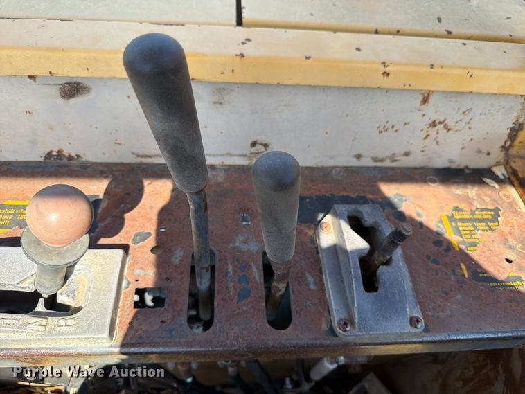 image for item ED5983 1995 John Deere 762B elevating scraper