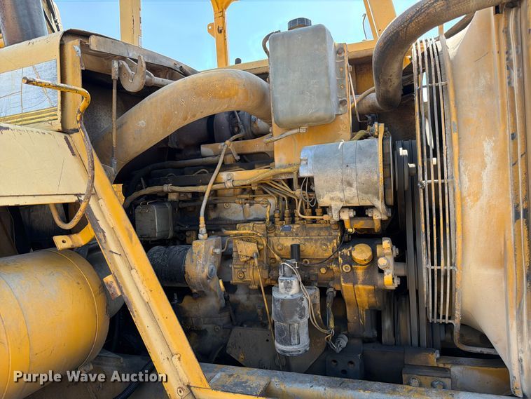 image for item ED5983 1995 John Deere 762B elevating scraper