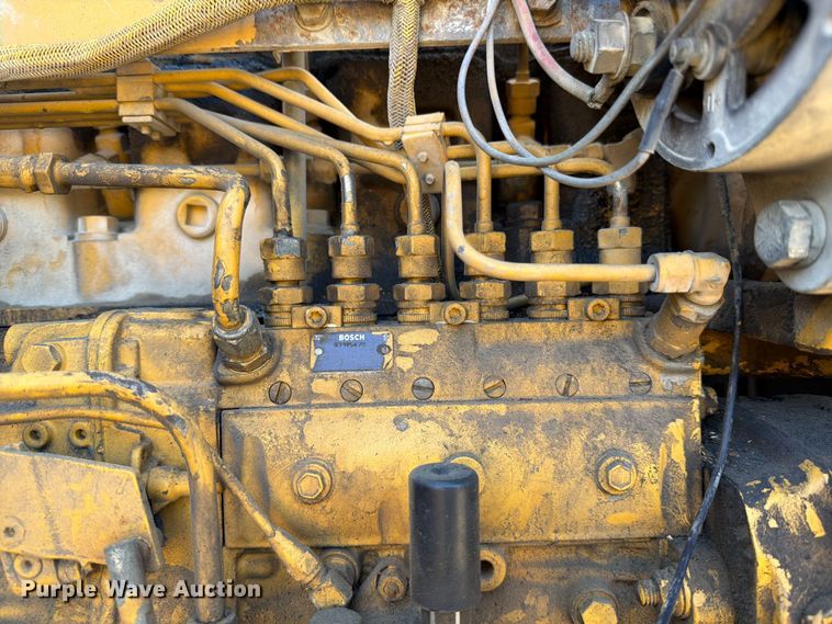 image for item ED5983 1995 John Deere 762B elevating scraper