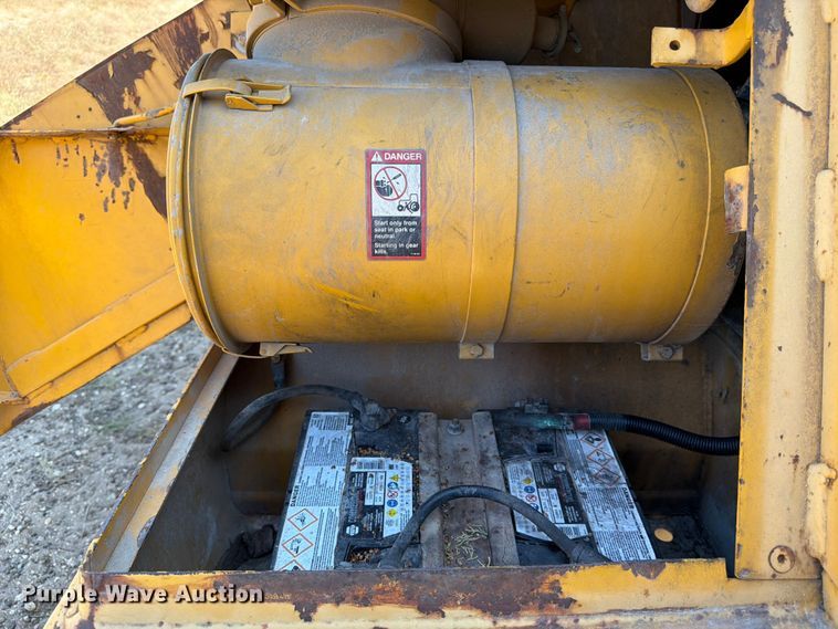 image for item ED5983 1995 John Deere 762B elevating scraper