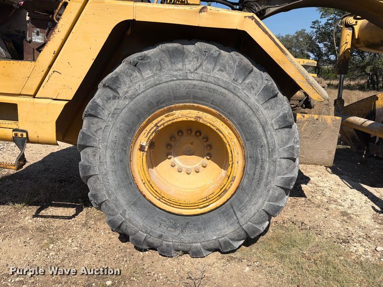 image for item ED5983 1995 John Deere 762B elevating scraper