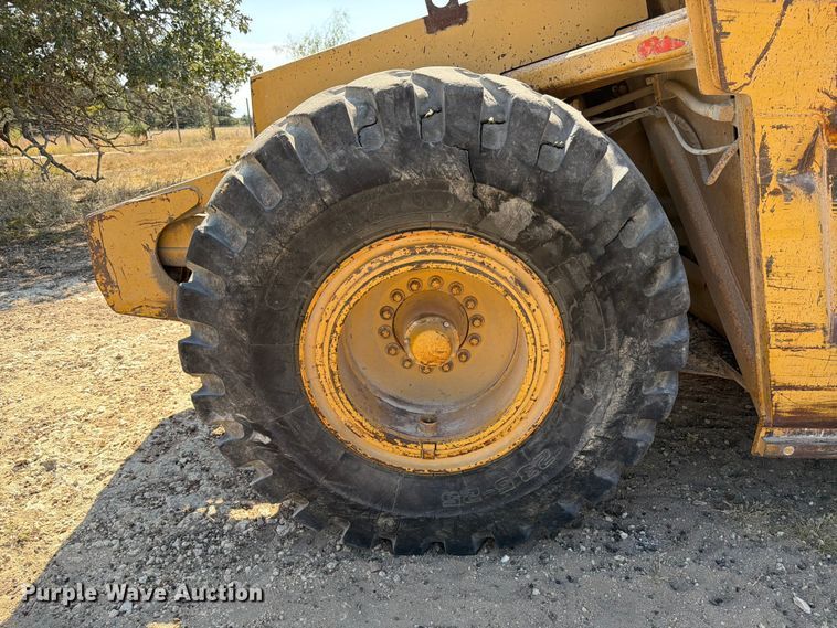 image for item ED5983 1995 John Deere 762B elevating scraper