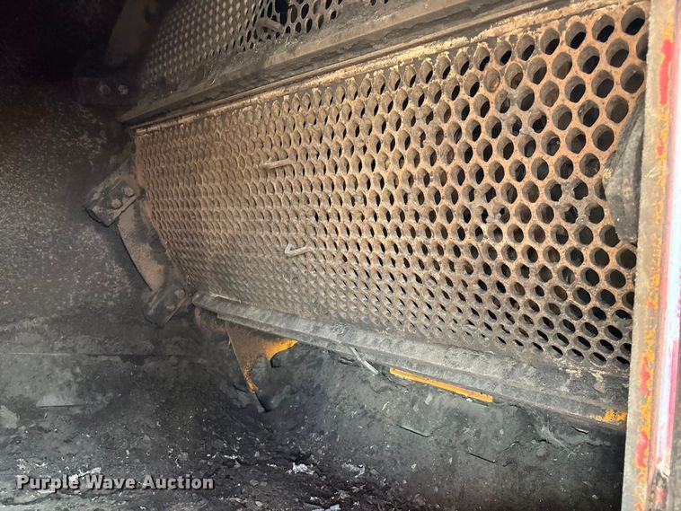 image for item EE3946 The Beast 4680 horizontal grinder