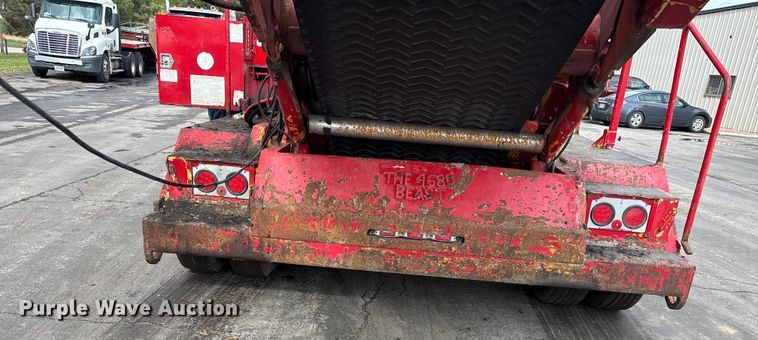 image for item EE3946 The Beast 4680 horizontal grinder