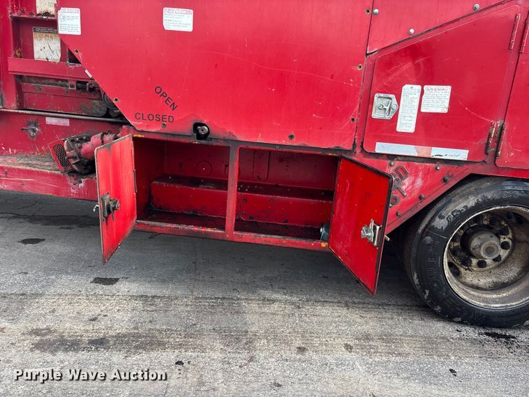 image for item EE3946 The Beast 4680 horizontal grinder