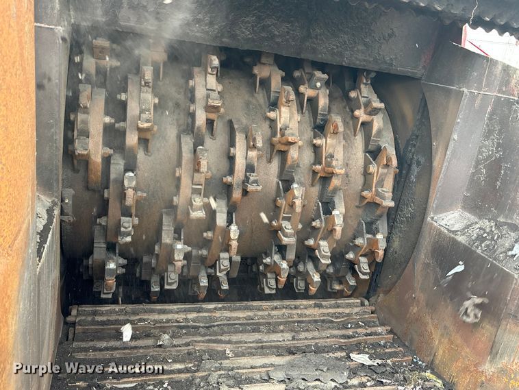 image for item EE3946 The Beast 4680 horizontal grinder