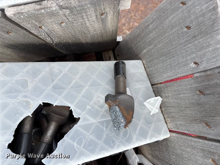 image for item EE3946 The Beast 4680 horizontal grinder