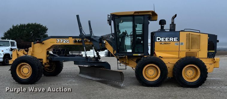 image for item EE4020 2010 John Deere 772G motor grader