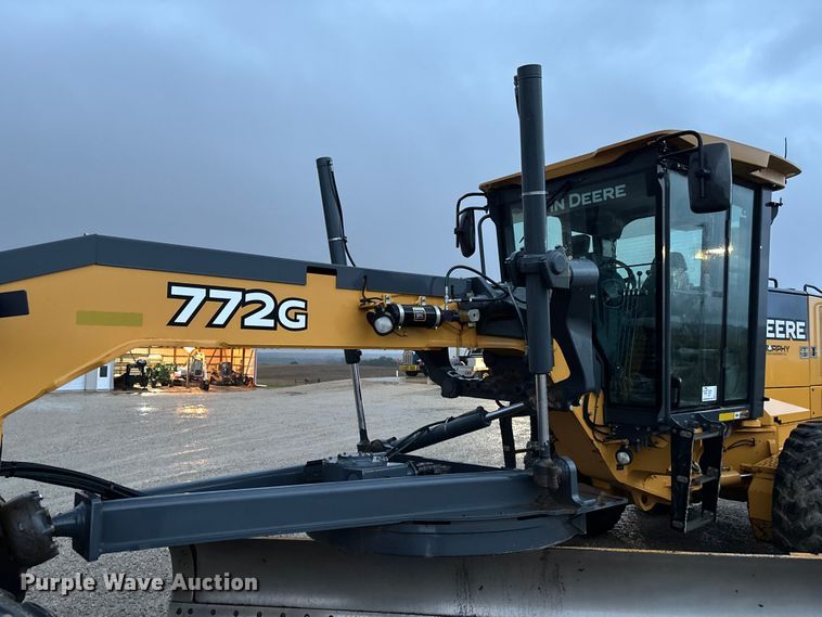image for item EE4020 2010 John Deere 772G motor grader