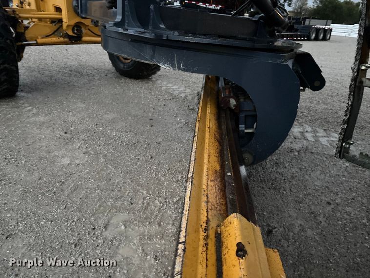 image for item EE4020 2010 John Deere 772G motor grader