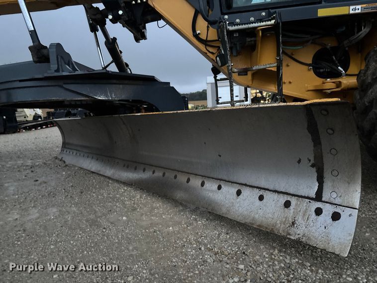 image for item EE4020 2010 John Deere 772G motor grader