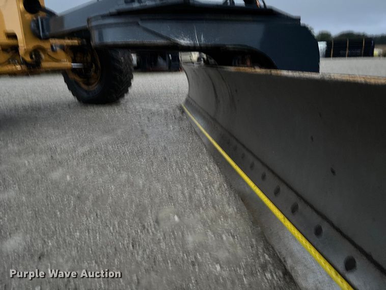 image for item EE4020 2010 John Deere 772G motor grader