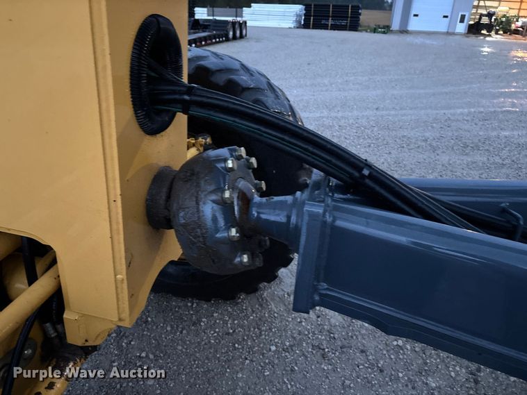 image for item EE4020 2010 John Deere 772G motor grader