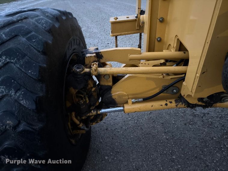 image for item EE4020 2010 John Deere 772G motor grader