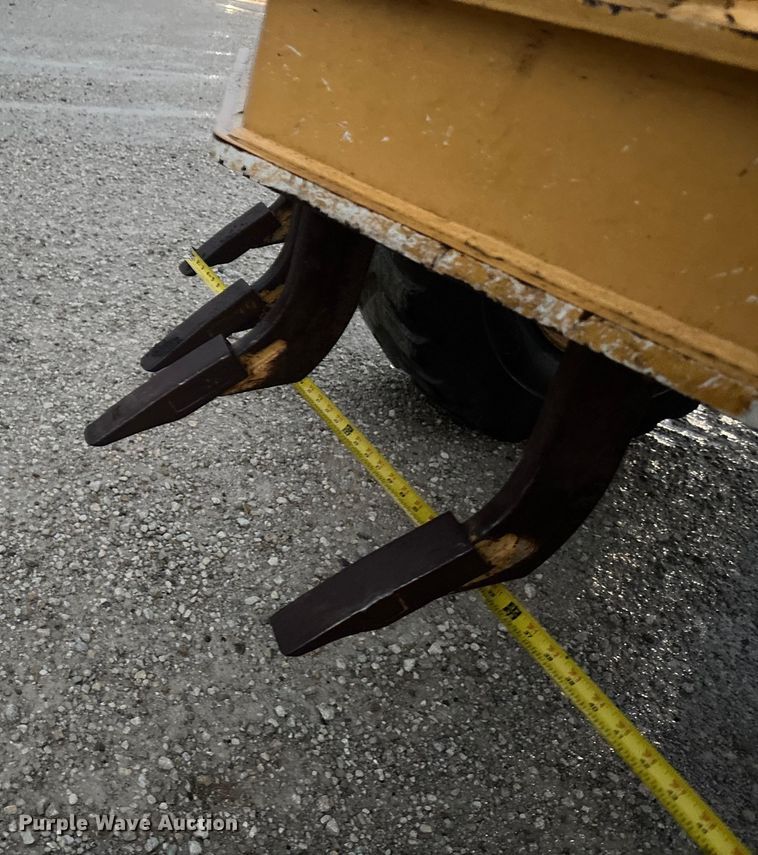 image for item EE4020 2010 John Deere 772G motor grader